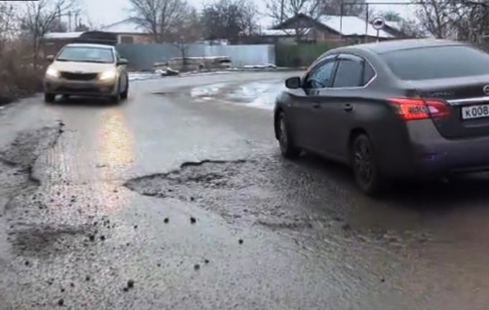 Глава Следкома РФ потребовал возбудить уголовное дело о плохом состоянии дороги в Астрахани