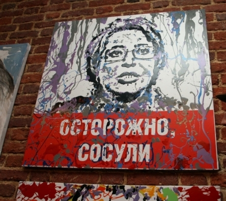 Внезапная зима: в центре Астрахани гололед и сосульки