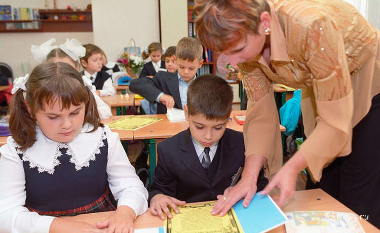 В школах Астраханской области не хватает учителей 