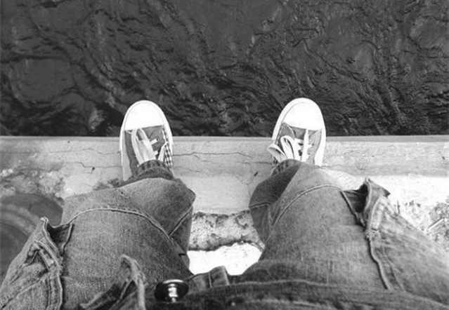 Предвесеннее обострение? В Астрахани мужчина покончил с собой, прыгнув с Нового моста