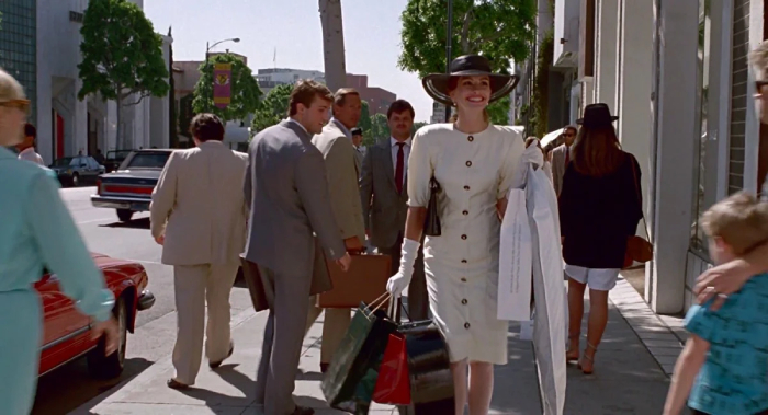 Встречают по одёжке: астраханцы отказываются экономить на одежде для офиса