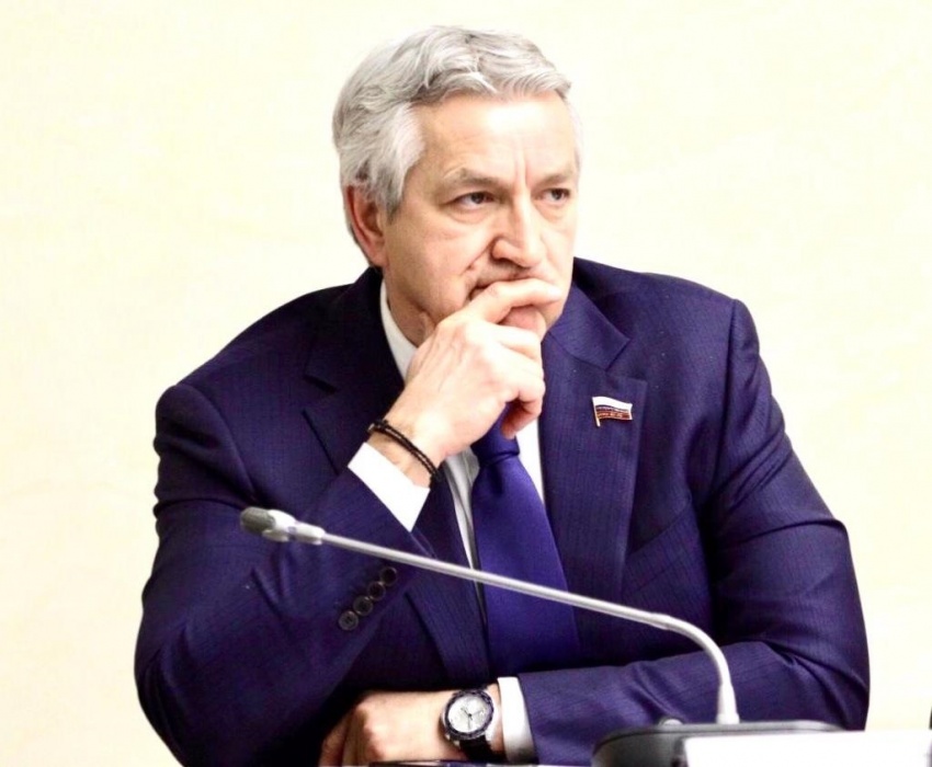 Леонид Огуль: "Некоторые откровенно наживаются на страхе, таких дельцов надо наказывать"