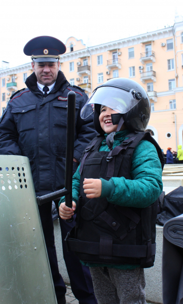 В Астрахани прошёл парад полиции. Фото