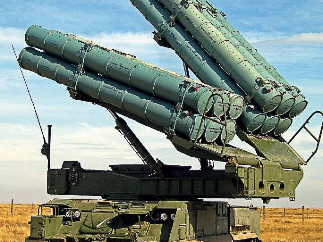 Под Астраханью испытают новейшие зенитные ракетные комплексы