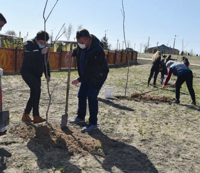 В Астрахани сажают «Сад памяти»