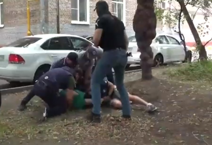 Появились кадры задержания и ликвидации боевика, готовившего теракт в Астрахани