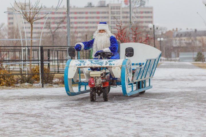 В Астрахани продаются сани Деда Мороза