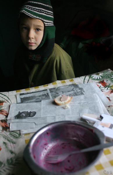 В Астраханской области полиция изъяла 25 детей у нерадивых родителей за 20 дней 