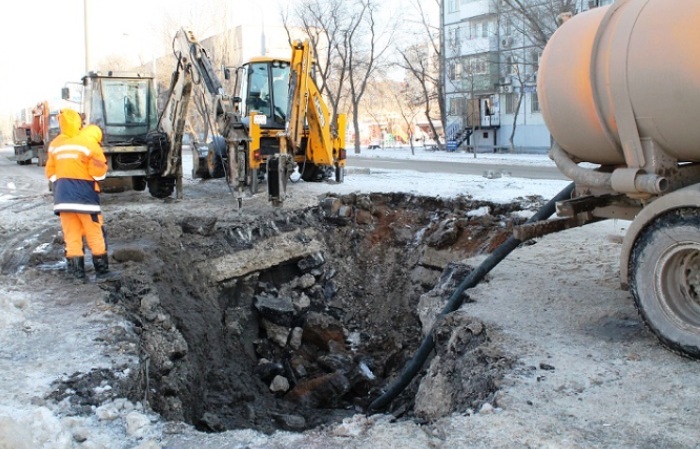 Утро без холодной воды встретило не только правобережье Астрахани, но и ряд улиц на левом берегу