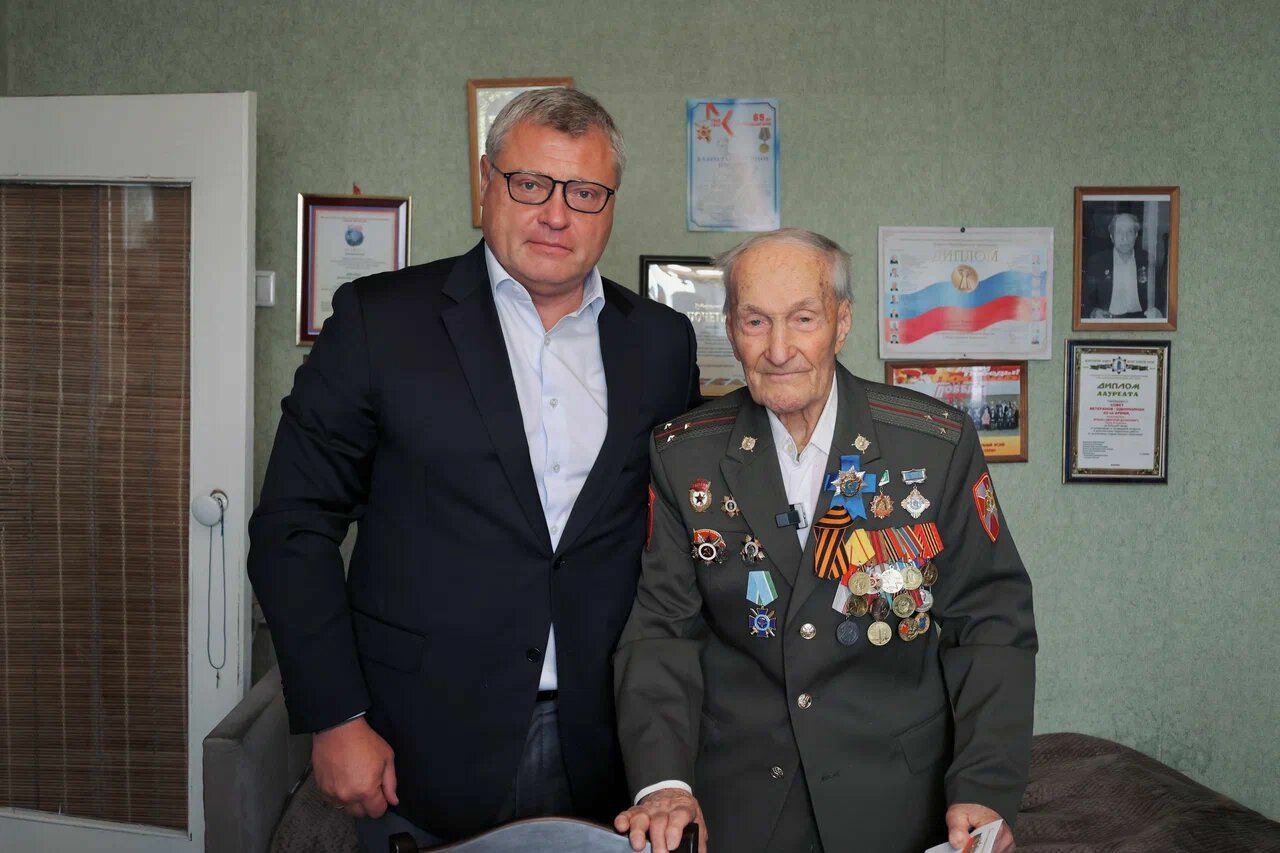 Ветерану, отметившему 100-летний юбилей, вручили орден Астраханской области