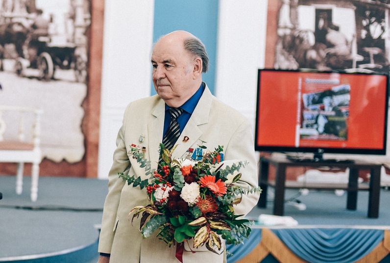 Астраханскому фотохудожнику Виталию Лояничу - 85!