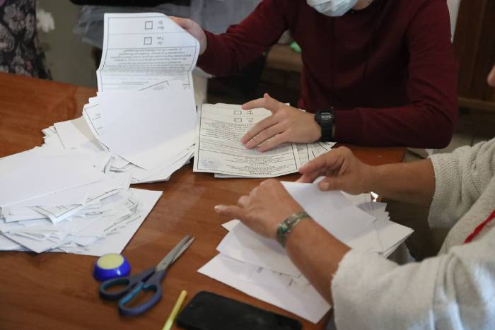 В Астраханской области завершилось голосование на референдуме, начался подсчет бюллетеней 