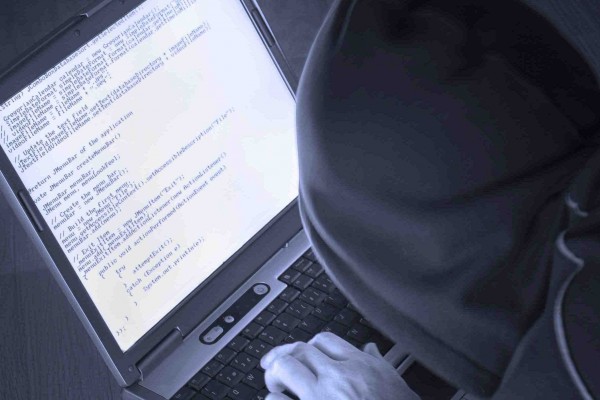 В Астрахани виртуальный экстремист пошел под суд