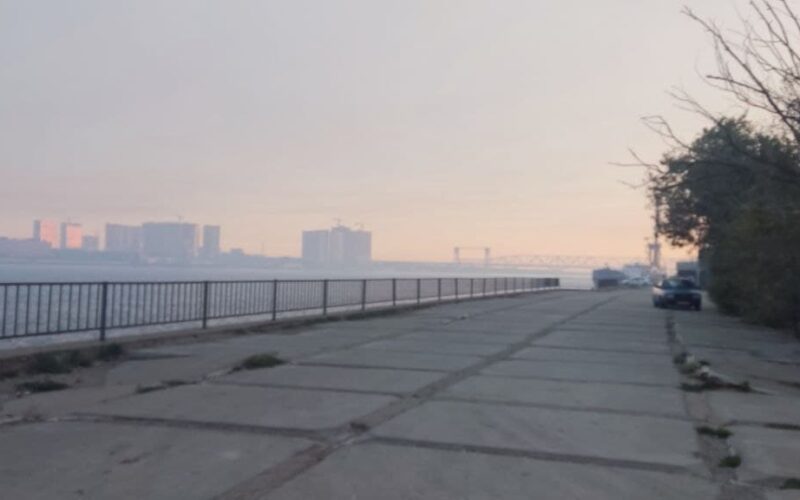 Роспотребнадзор назвал улицы Астрахани, где пахло гарью хуже всего