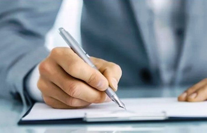 В Астраханской области экс-бизнесмен «химичил» с договорами мобильной связи