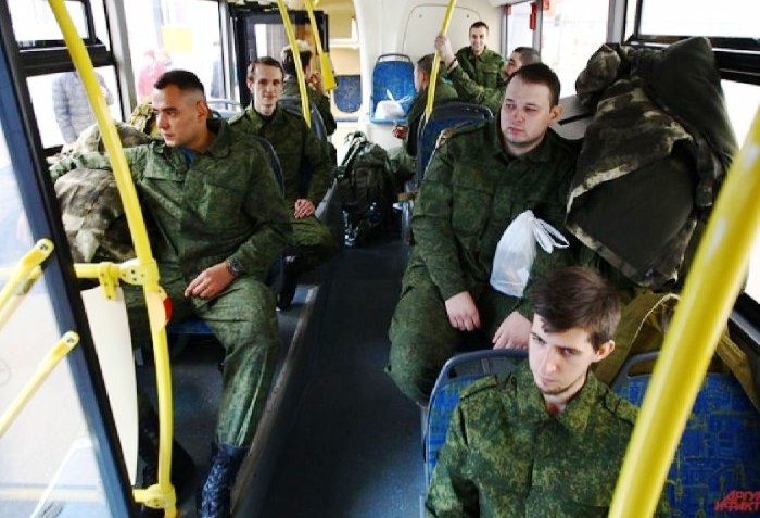 Еще 40 человек из трех районов Астраханской области едут служить в рамках частичной мобилизации