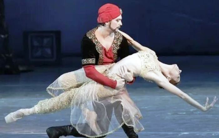 В Астрахани свои лучшие спектакли покажет Донецкий театр оперы и балета 