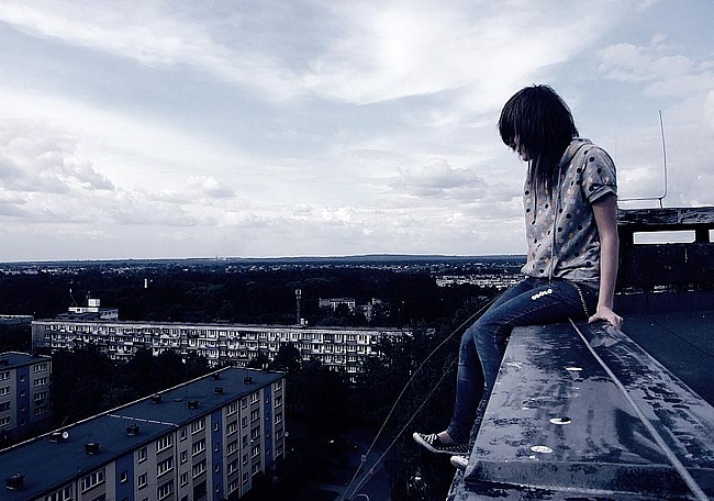 В Астрахани на одной улице за один день произошло два самоубийства