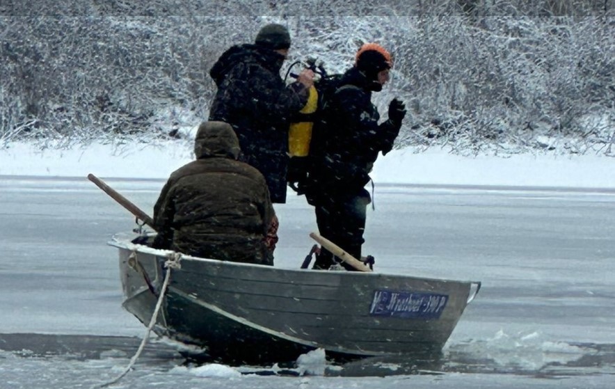 Астраханец погиб, пытаясь спасти провалившуюся под лед собаку