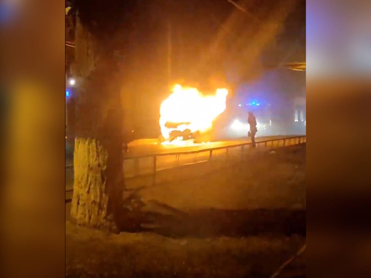 Ночью в Астрахани сгорела машина ритуальных услуг