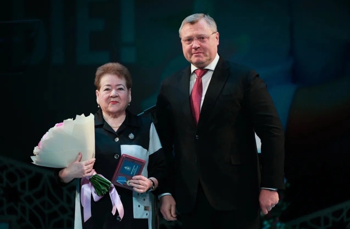 Игорь Бабушкин вручил астраханкам государственные и региональные награды