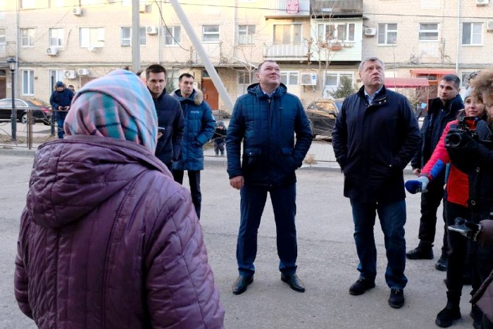 Астраханский губернатор проверил ход восстановительных работ в доме, пострадавшем от взрыва газа