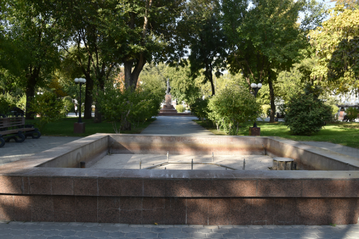 На зимовку отправляются астраханские фонтаны