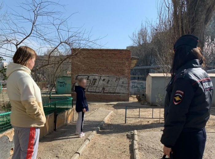 Астраханцы, чьи дети спокойно гуляют в карантин, привлечены к ответственности