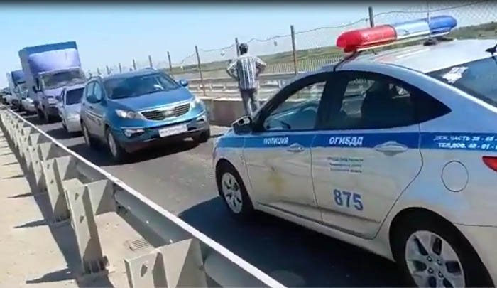 Крайне неординарная и загадочная ситуация возникла на астраханском мосту