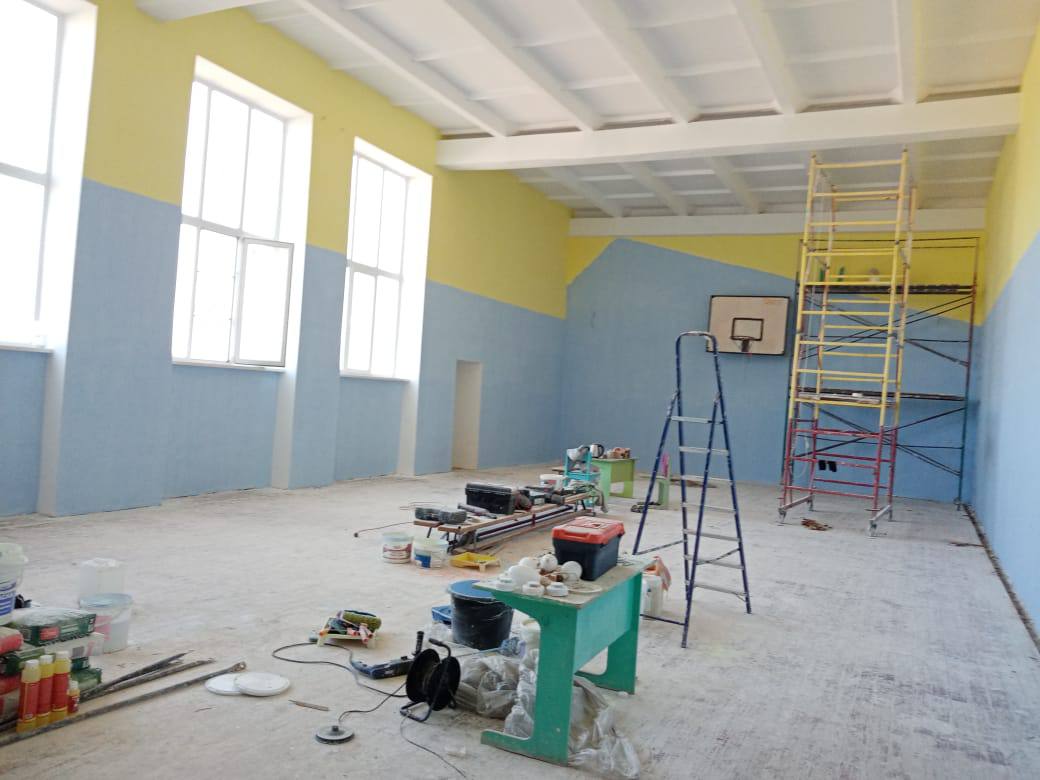 В девяти астраханских школах ремонтируют спортзалы