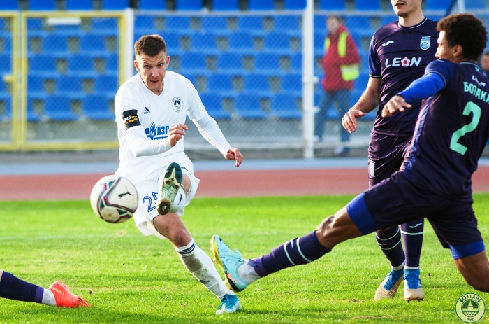 В первом домашнем матче нового года астраханский «Волгарь» переиграл экс-клуб премьер-лиги 