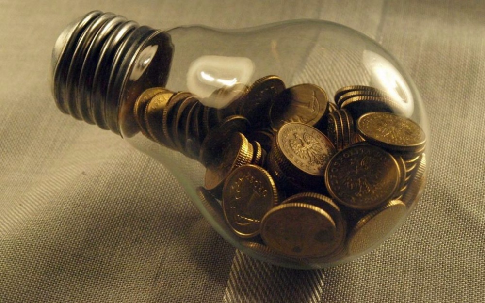 Астраханские коммунальщики задолжали за электричество почти миллиард