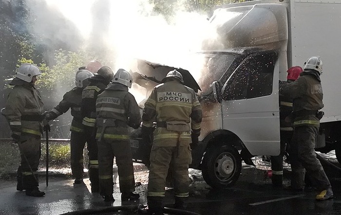 В течение нескольких часов в разных местах Астраханской области горели две машины