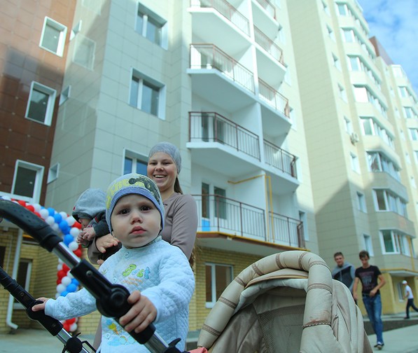 В Астраханской области обеспечат всех сирот квартирами до марта 2015 года