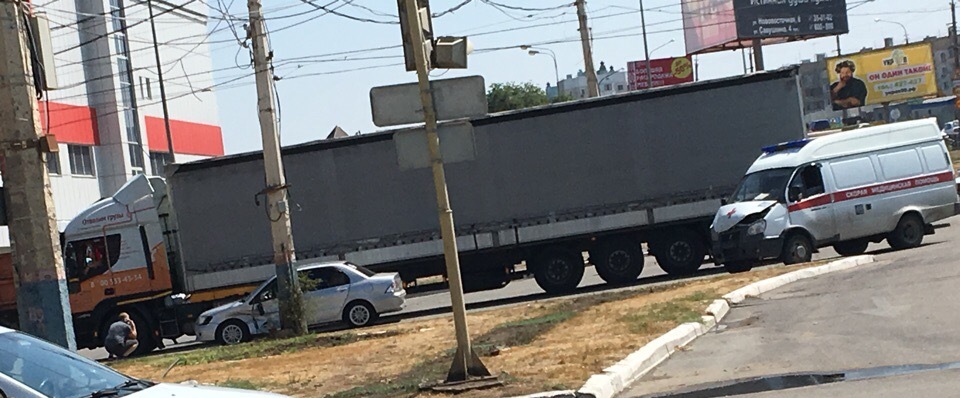 Стали известны подробности ДТП с участием скорой