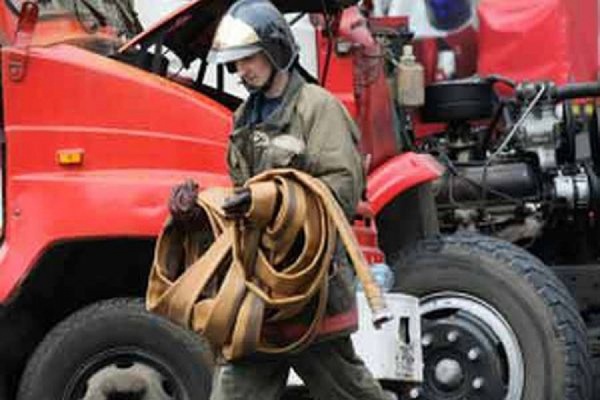 В Астрахани произошел пожар в офисе "Билайн" около ТЦ "Ярмарка"