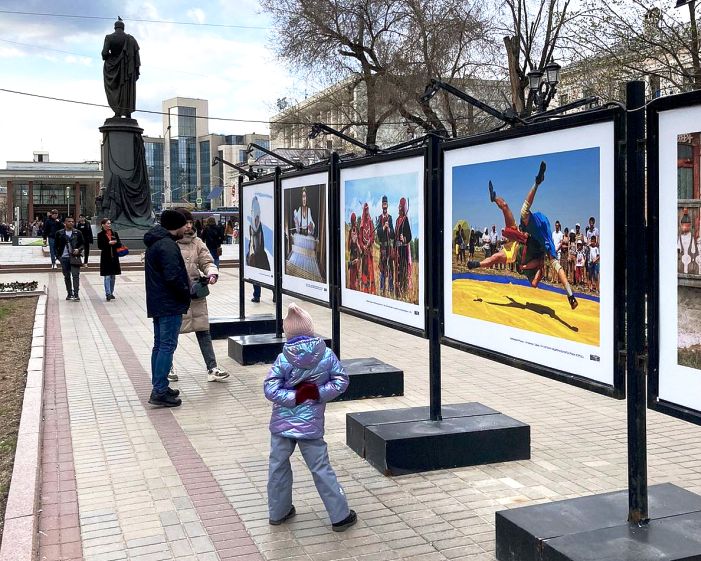 На открытой фотовыставке в центре Москвы представлены работы астраханского мастера