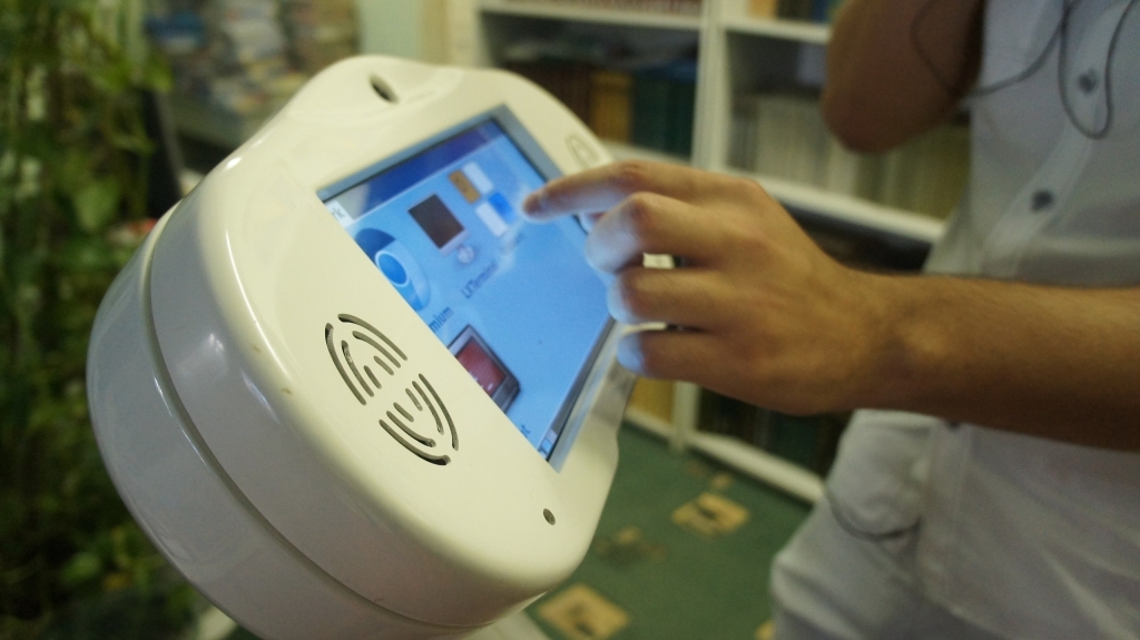 В пяти астраханских школах появятся роботы