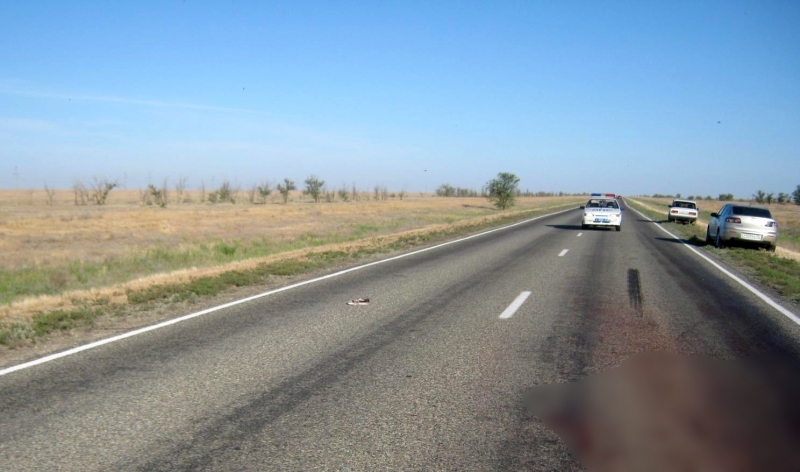 Астраханская полиция разыскивает очевидцев ДТП, в котором погиб человек