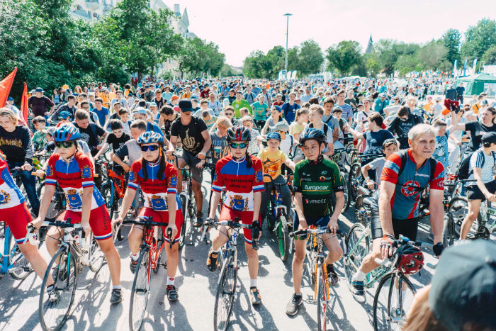 Немыслимо: 3000 астраханцев оккупировали город на велосипедах