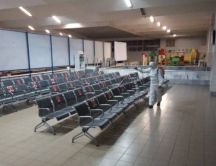 К приезду Деда Мороза железнодорожный вокзал Астрахани продезинфицировали