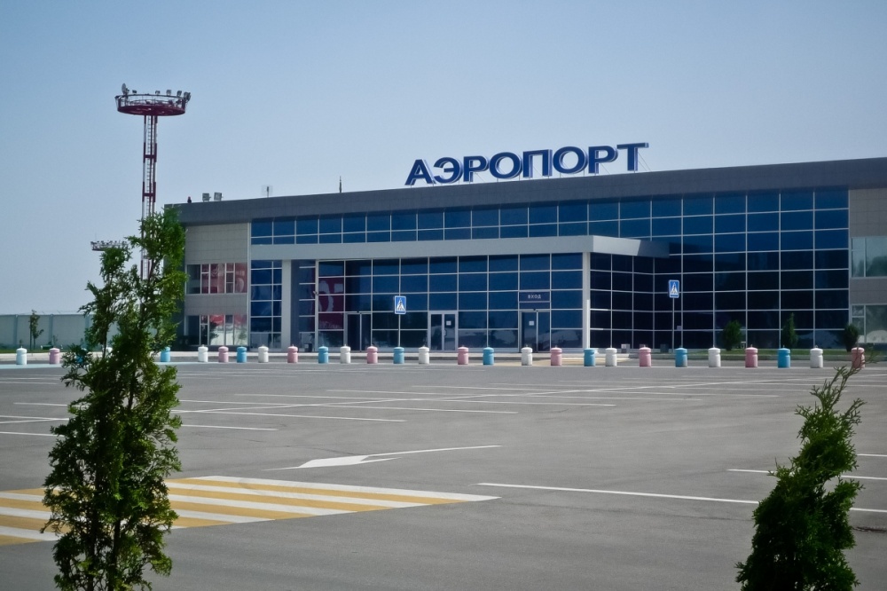 Астраханский аэропорт могут назвать в честь Максаковой или в честь атамана Филимонова