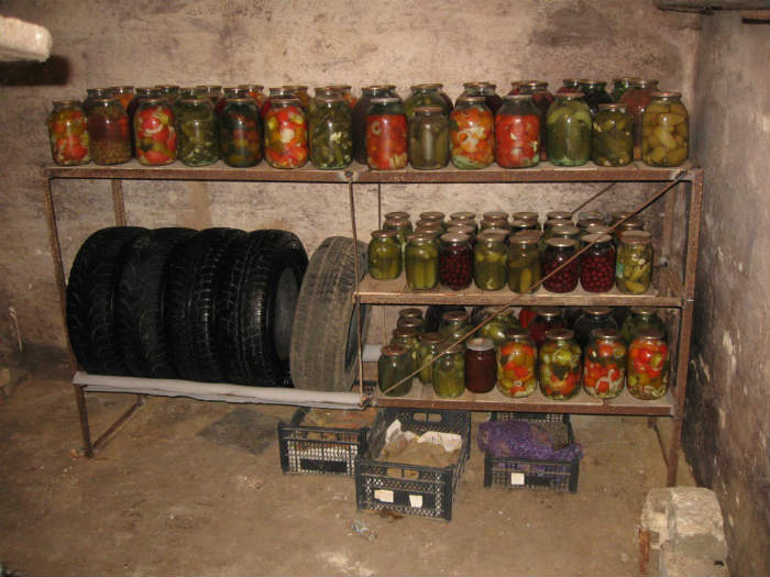 Астраханцы могут сдать летние шины в камеру хранения на жд-вокзале