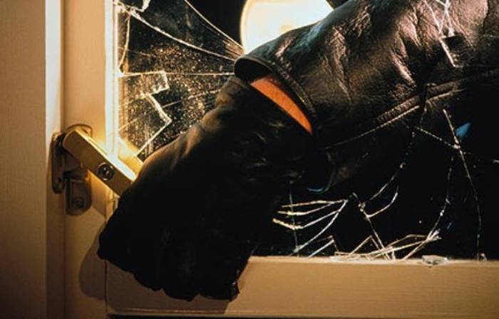 Пока астраханка лежала в ковидном госпитале, ее дом обокрали 