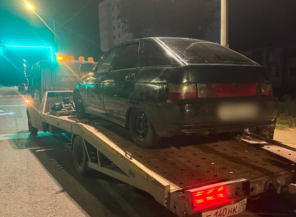 Юный астраханец без прав собрал букет штрафов за ночные покатушки с друзьями