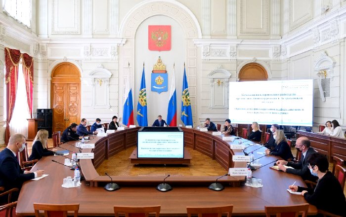 Губернатор Астраханской области поручил госструктурам снизить  коррупционные риски