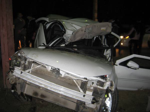 «ФОРД» РАЗБИЛСЯ ОБ ОПОРУ НОВОГО МОСТА