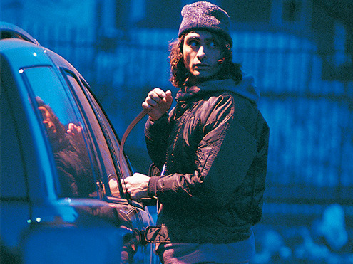 В Астрахани полиция задержала серийного расхитителя автомобилей