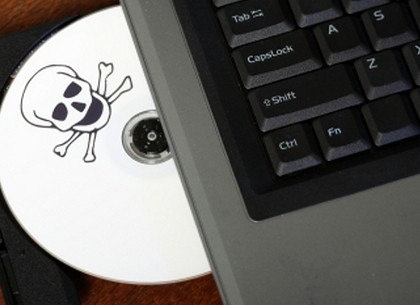 Астраханец попал под следствие за установку  контрафактных программ «Microsoft»