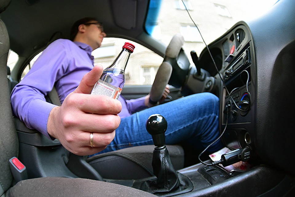 В выходные в Астрахани полиция задержала 25 пьяных за рулем